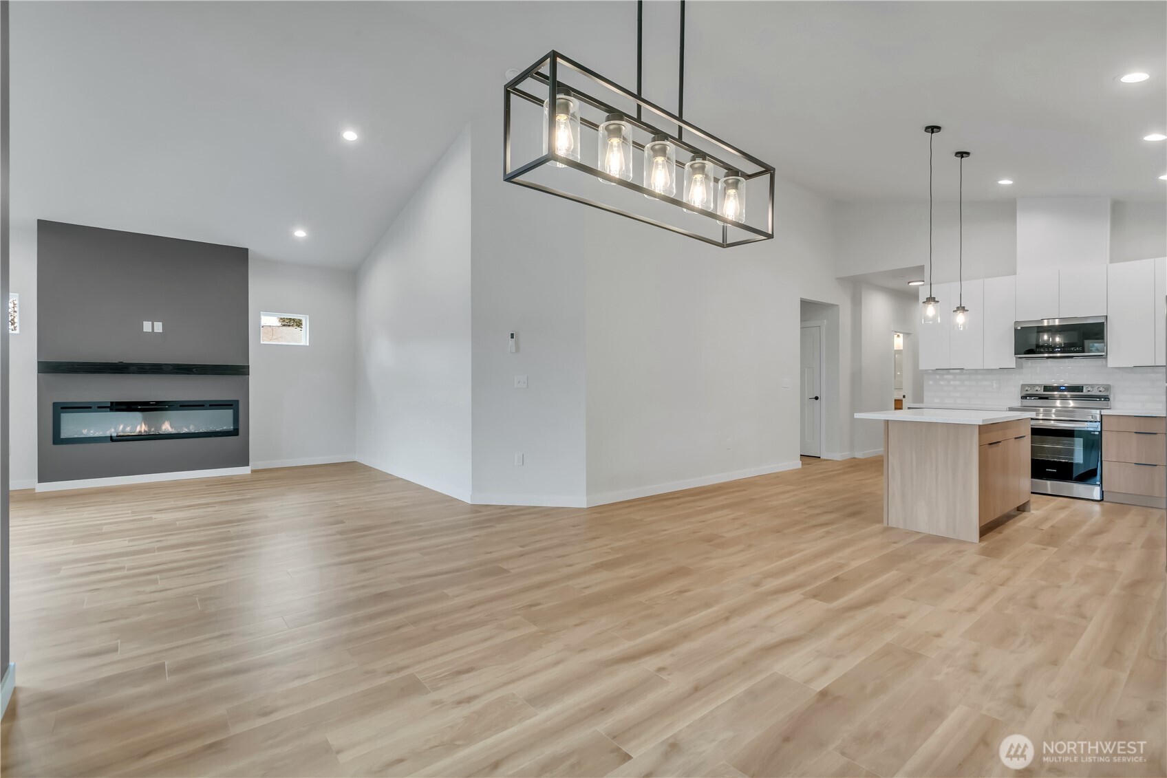 210 Silver Lane SE, Orting, WA 98360