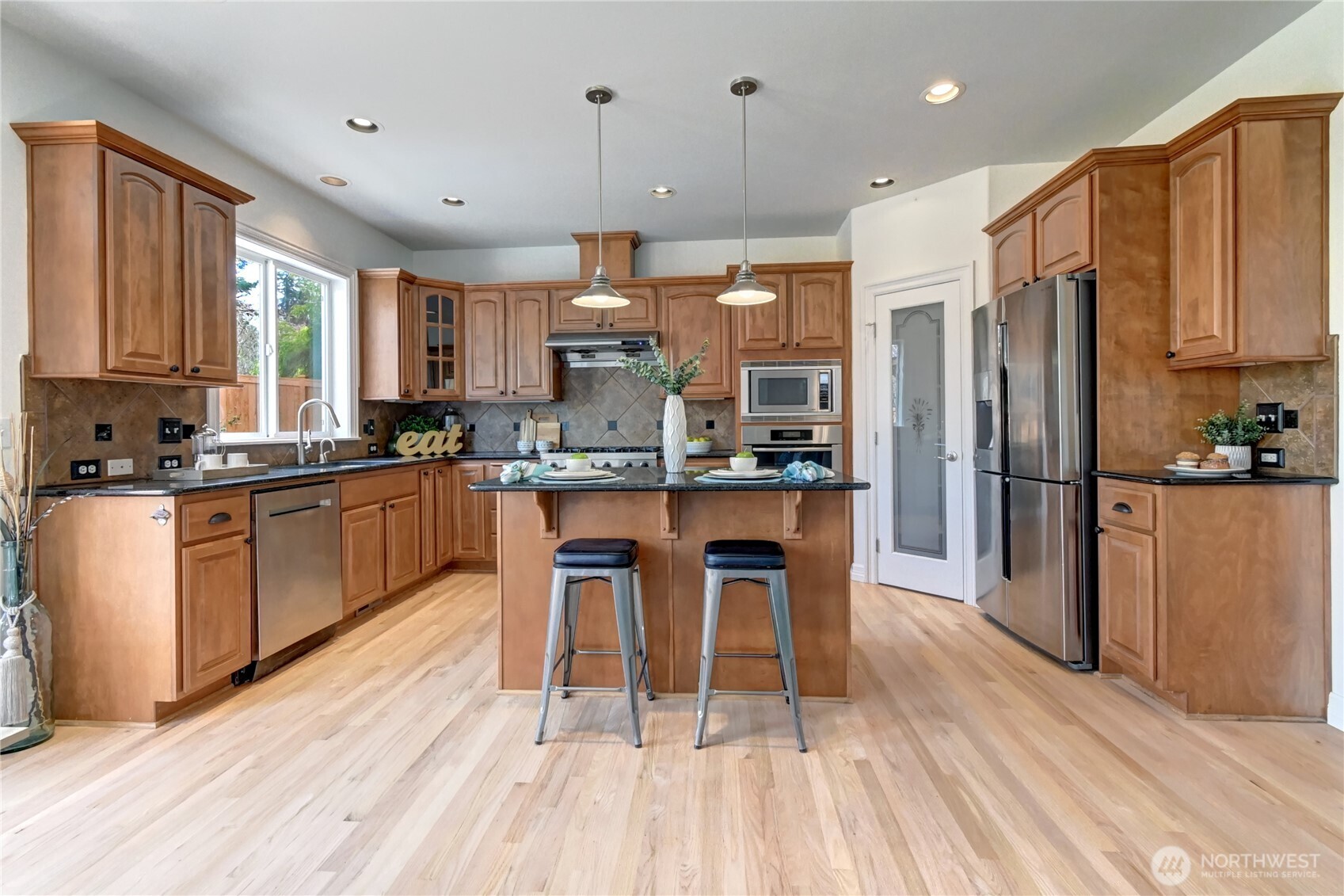 8032 124th Court NE, Kirkland, WA 98033-8043