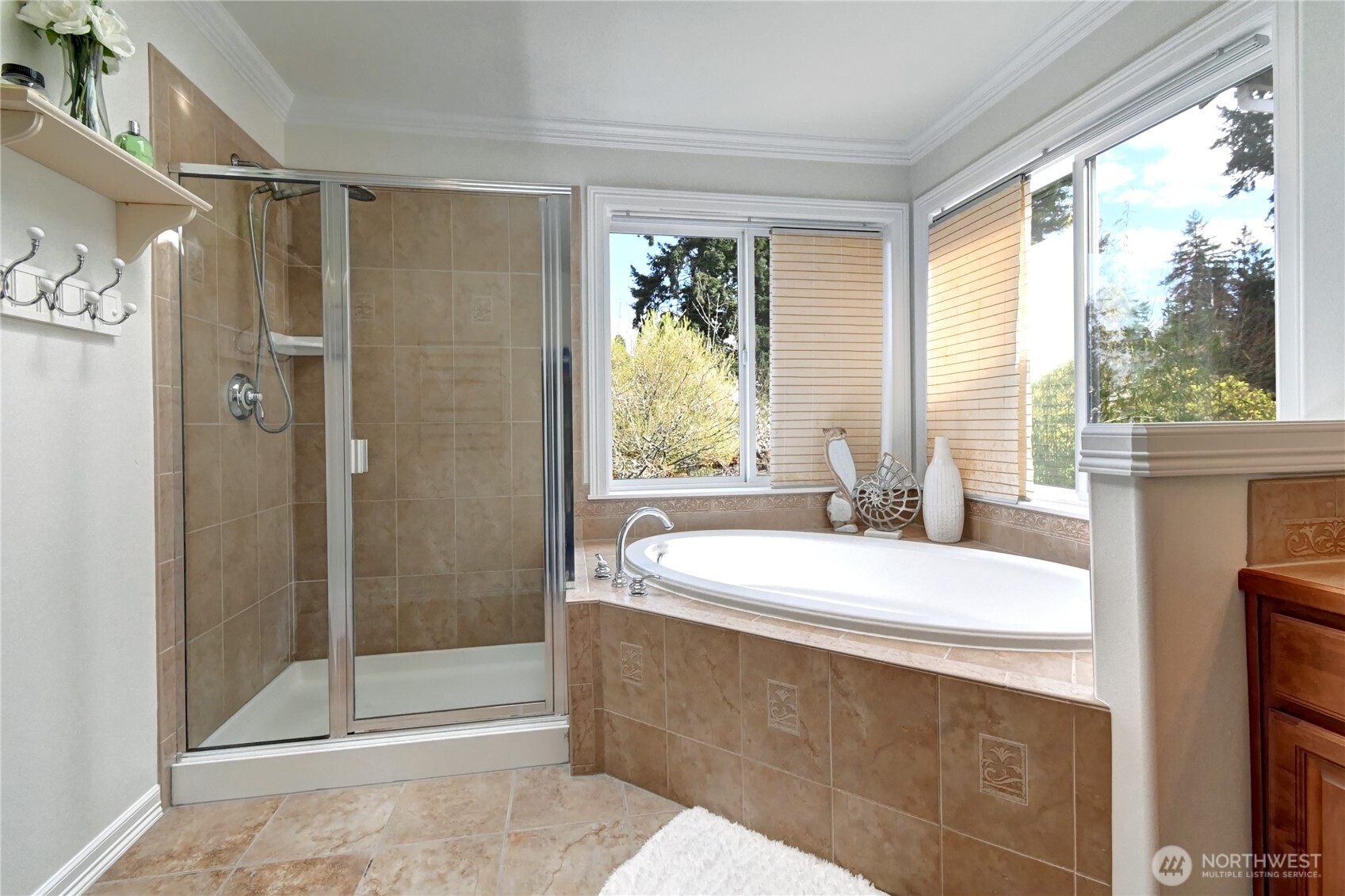 8032 124th Court NE, Kirkland, WA 98033-8043