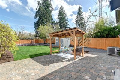 8032 124th Court NE, Kirkland, WA 98033-8043 - Photo 32
