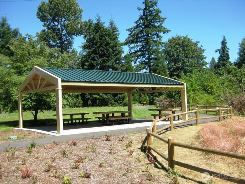8032 124th Court NE, Kirkland, WA 98033-8043