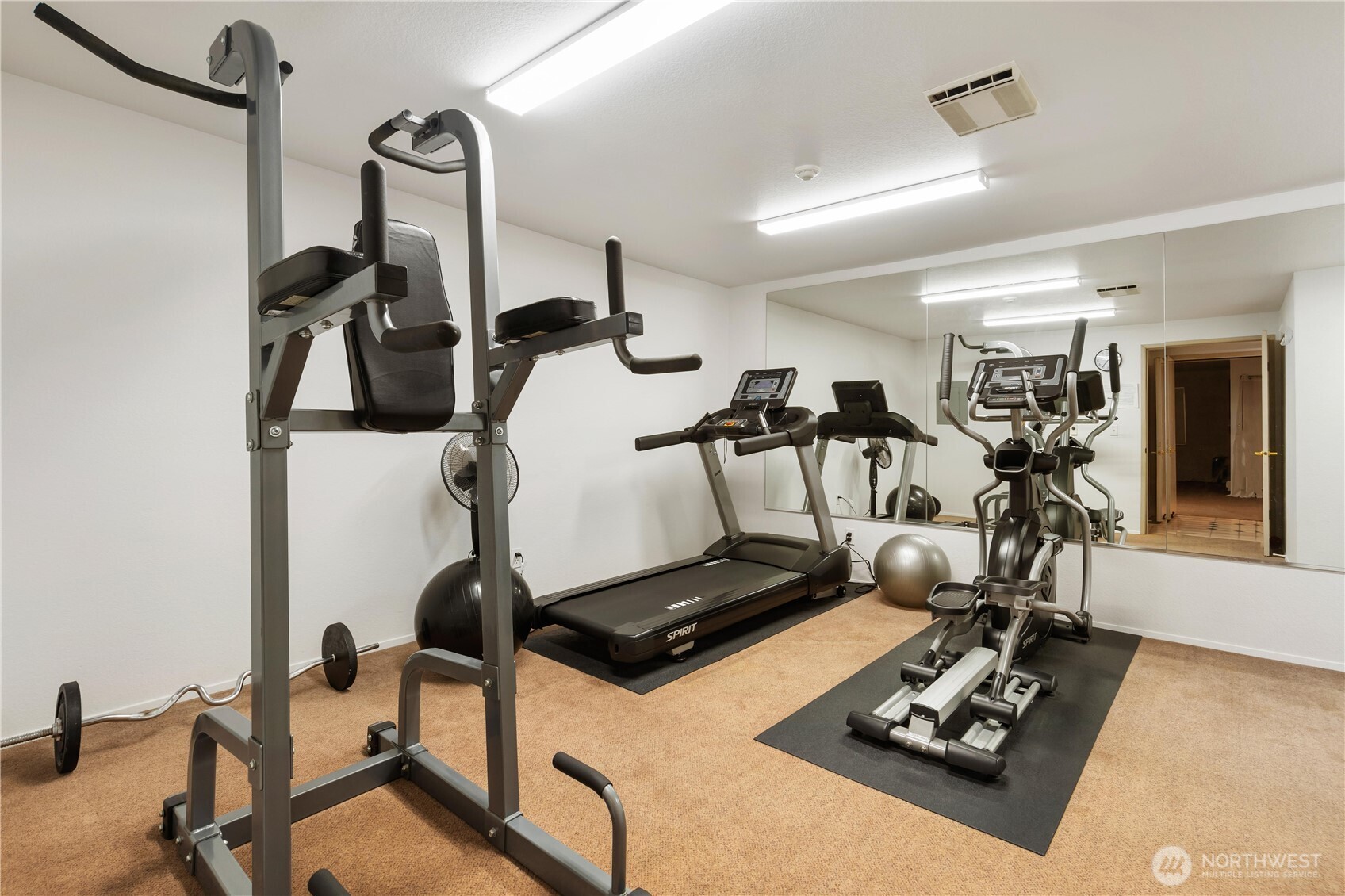 2244 13th Ave W #206, Seattle, WA 98119