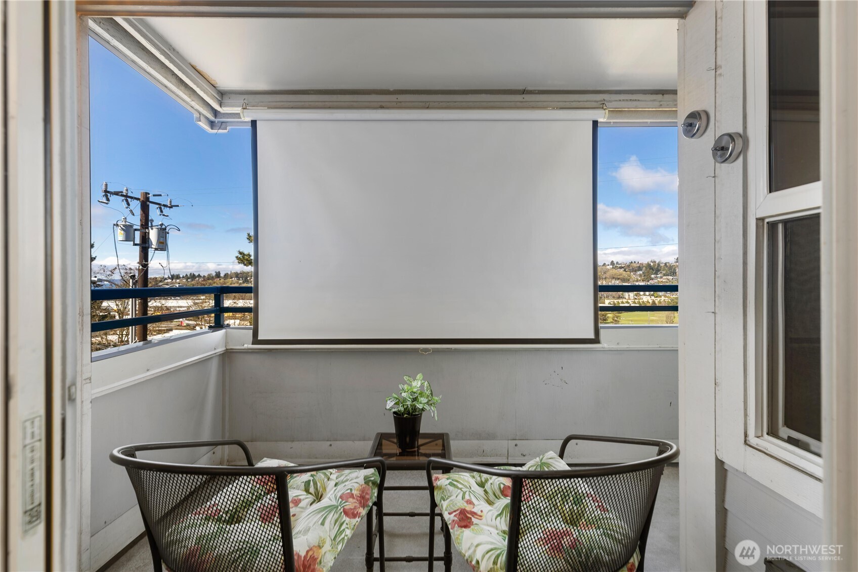 2244 13th Ave W #206, Seattle, WA 98119