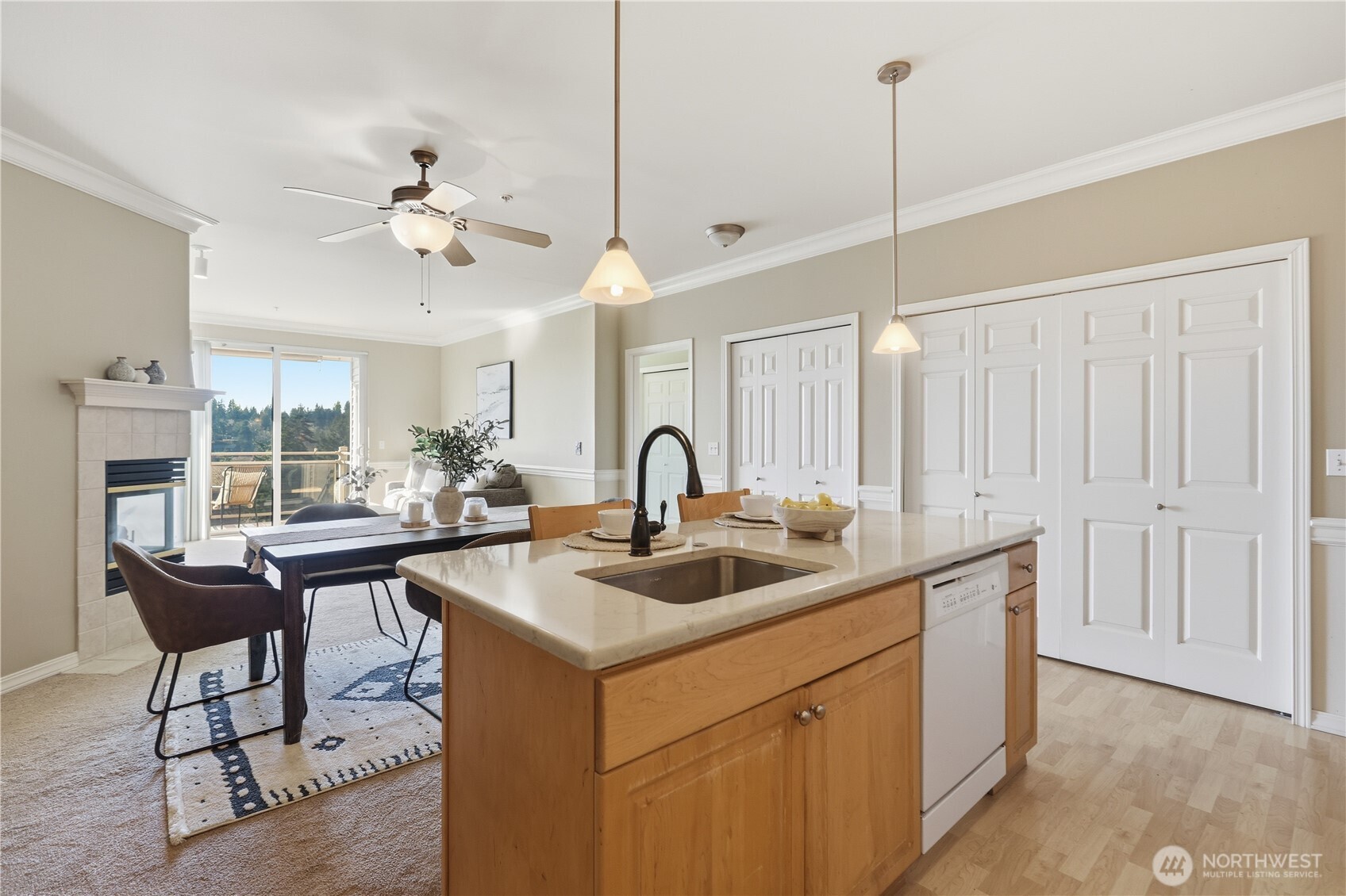 23007 Lakeview Drive #A303, Mountlake Terrace, WA 98043