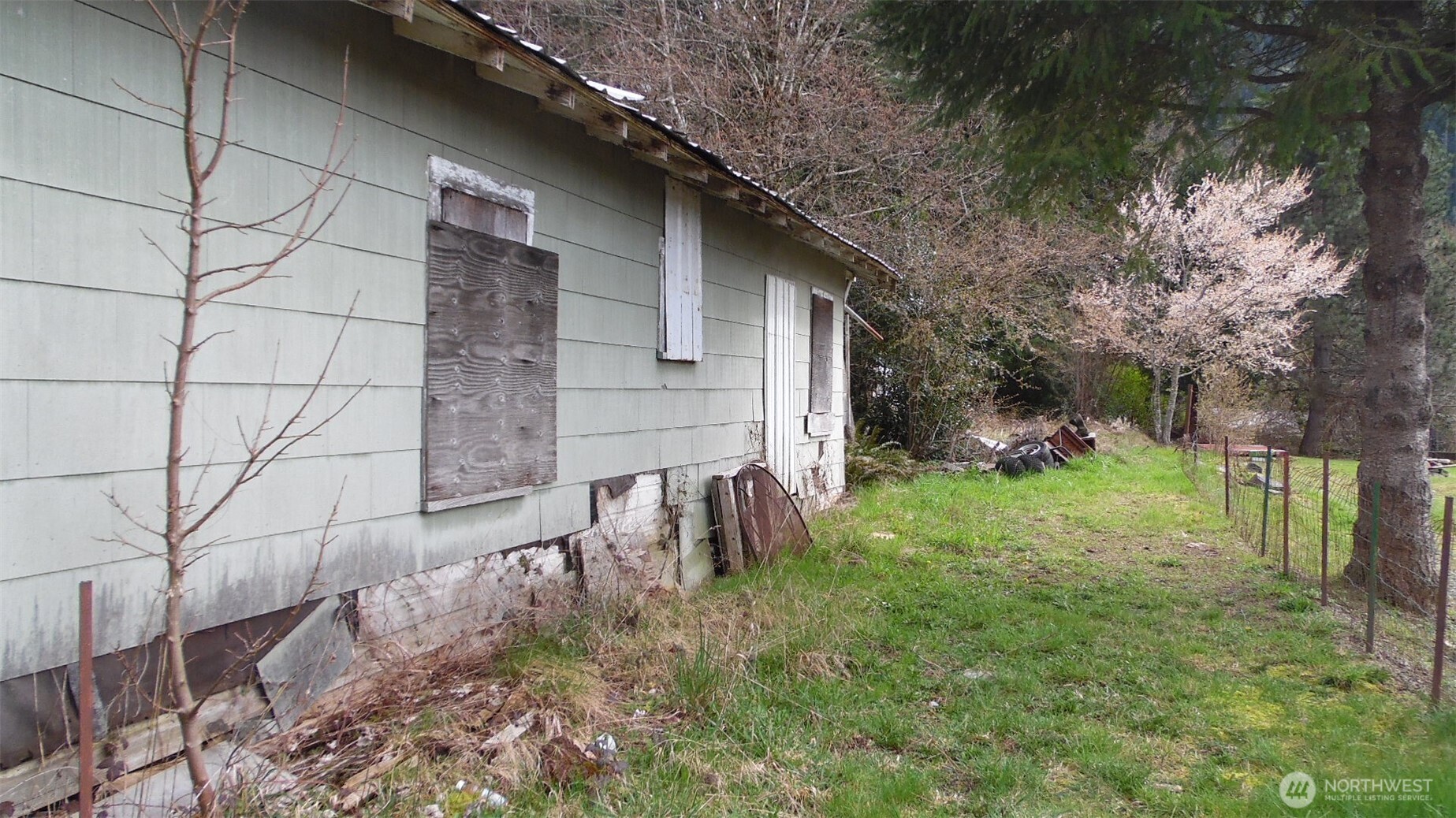 611 Adams Avenue , Morton, WA 98356