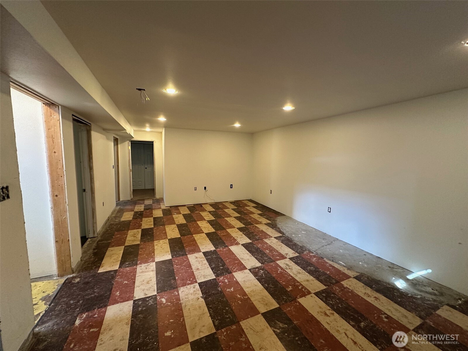 4811 N Lincoln Street , Spokane, WA 99205