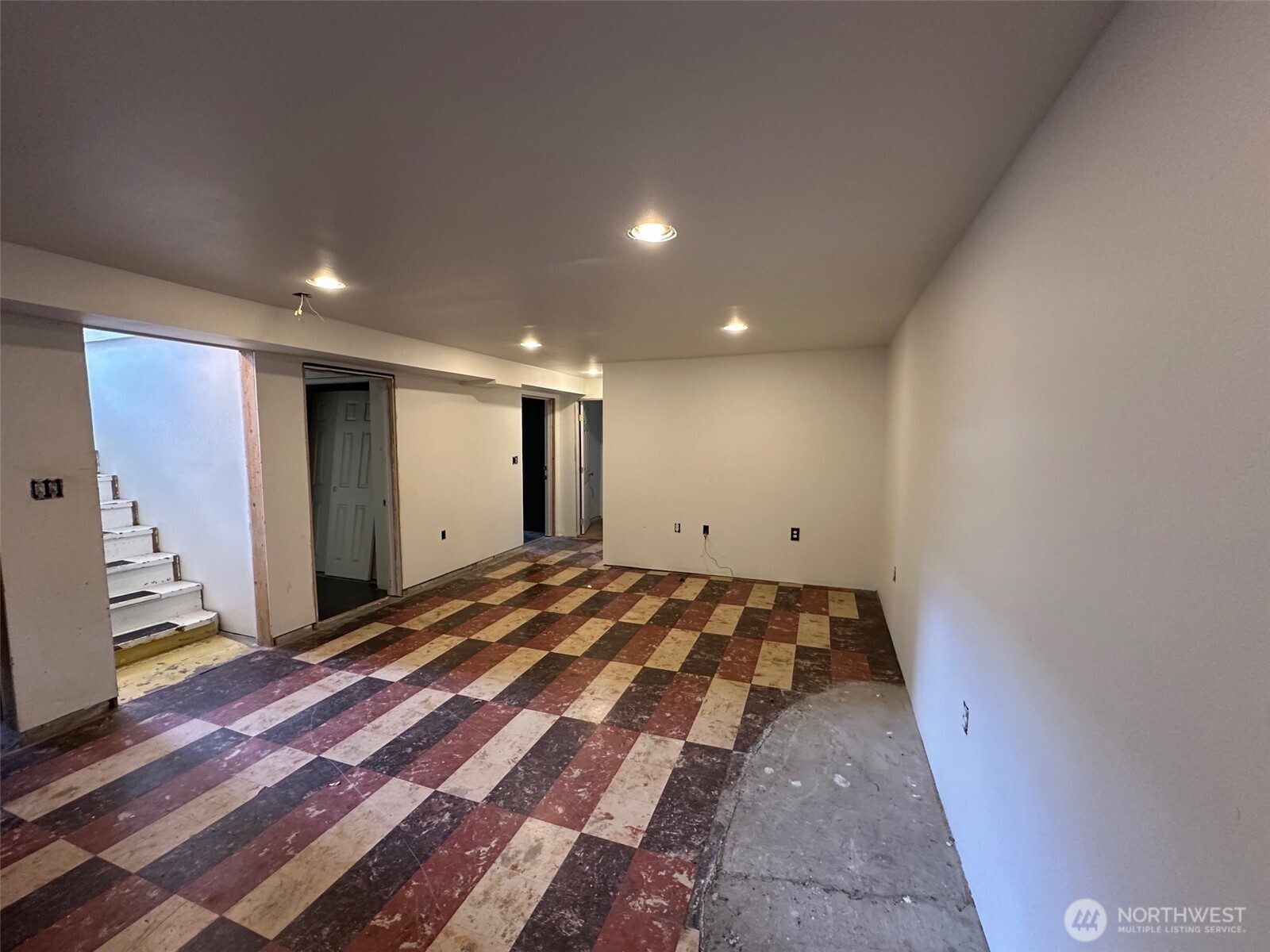 4811 N Lincoln Street , Spokane, WA 99205