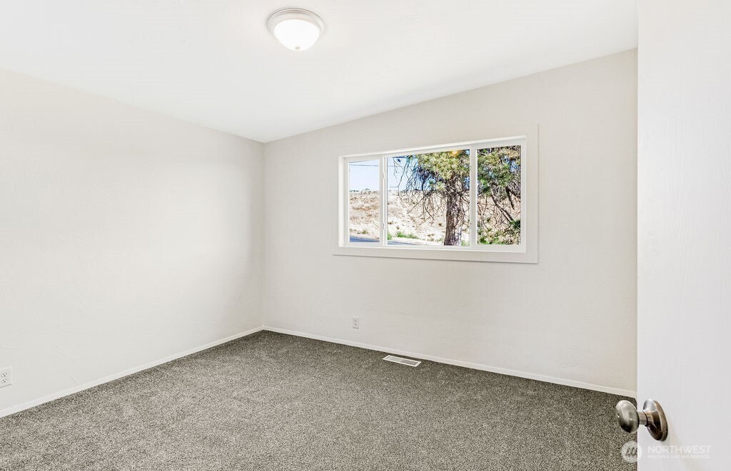 128 W Nelson Road , Moses Lake, WA 98837