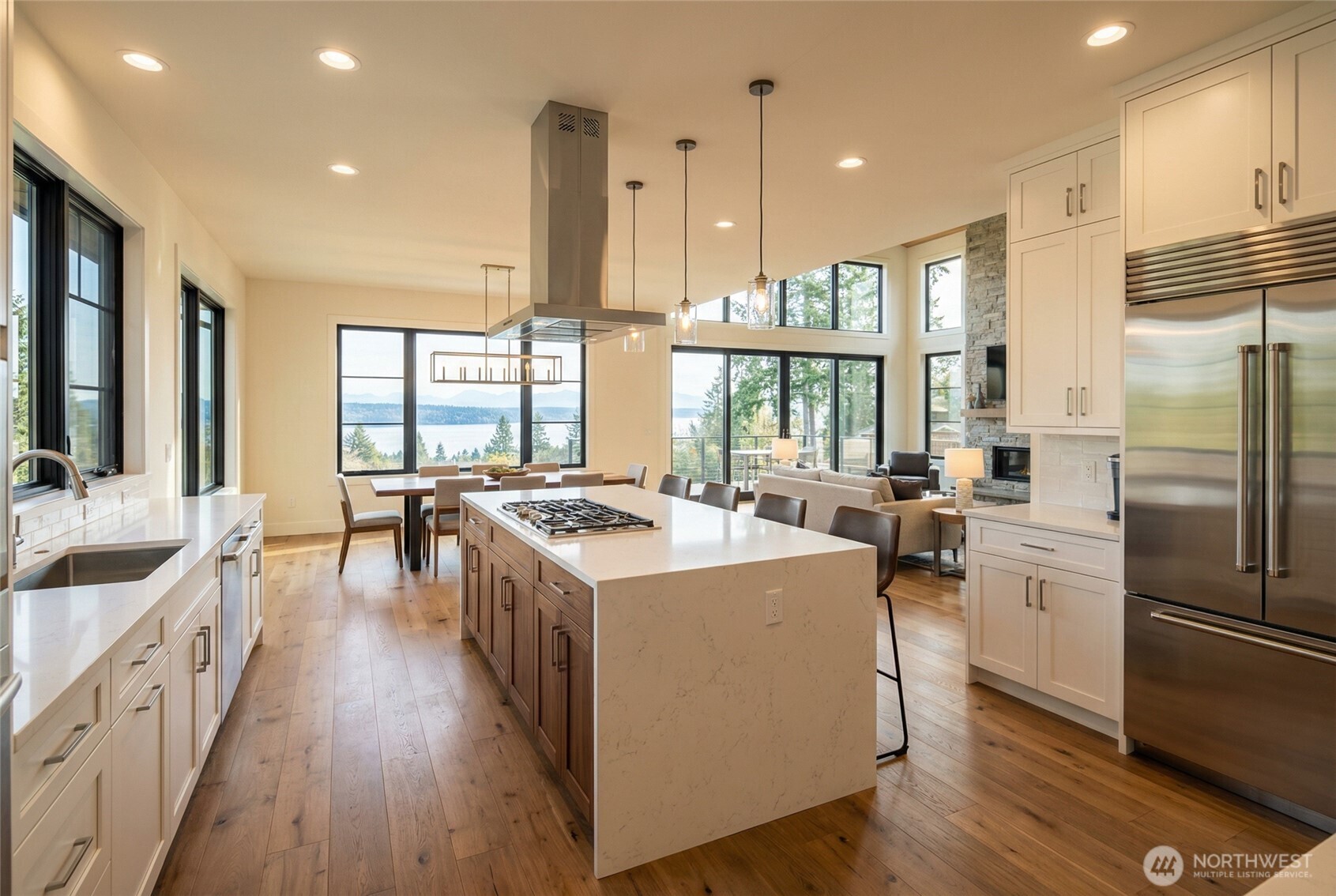 5035 NE 178th Street , Lake Forest Park, WA 98155