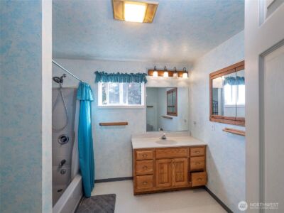 26 E Port Garden Dr , Everett, WA 98206 - Photo 15
