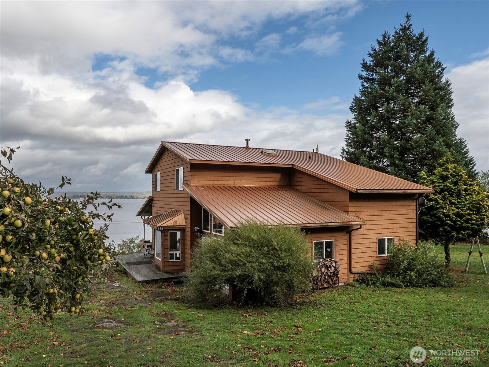 26 E Port Garden Dr , Everett, WA 98206