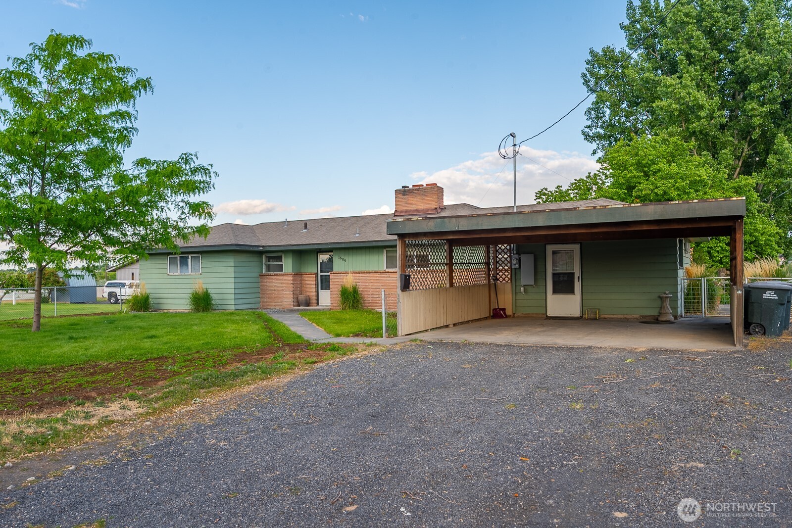 1609 W Lakeside Drive , Moses Lake, WA 98837
