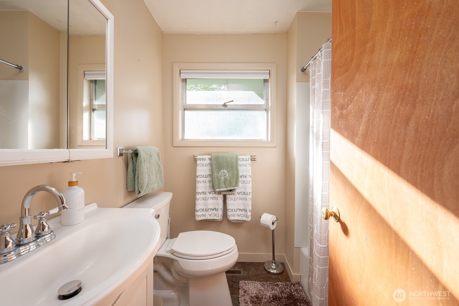 1609 W Lakeside Drive , Moses Lake, WA 98837