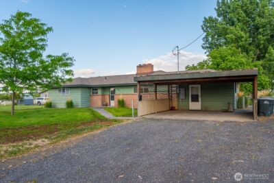 1609 W Lakeside Drive , Moses Lake, WA 98837 - Photo 2