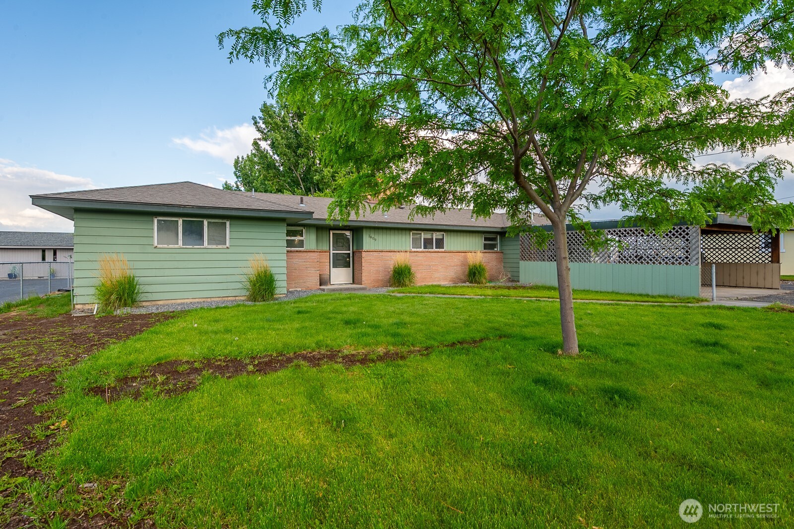 1609 W Lakeside Drive , Moses Lake, WA 98837
