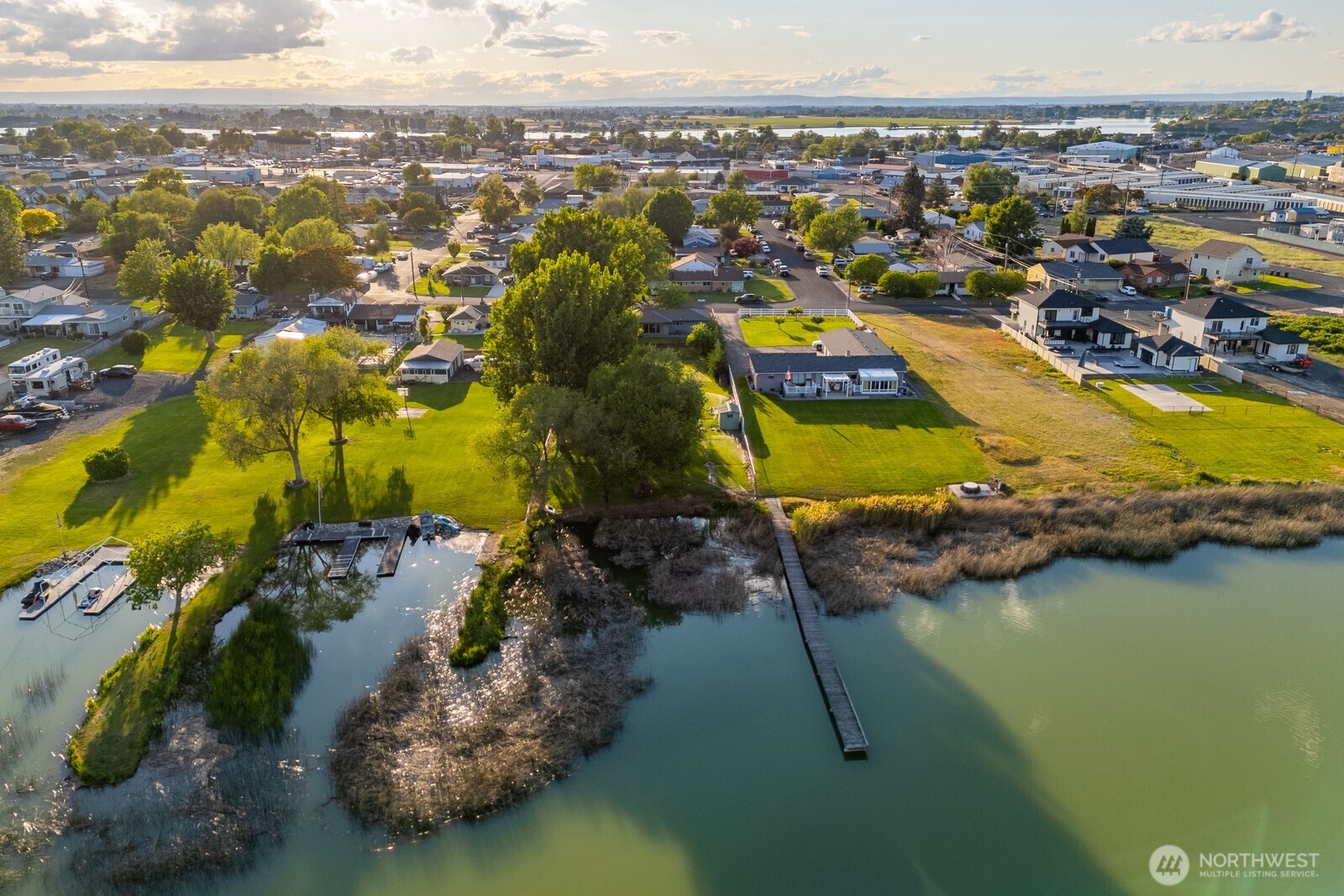 1609 W Lakeside Drive , Moses Lake, WA 98837