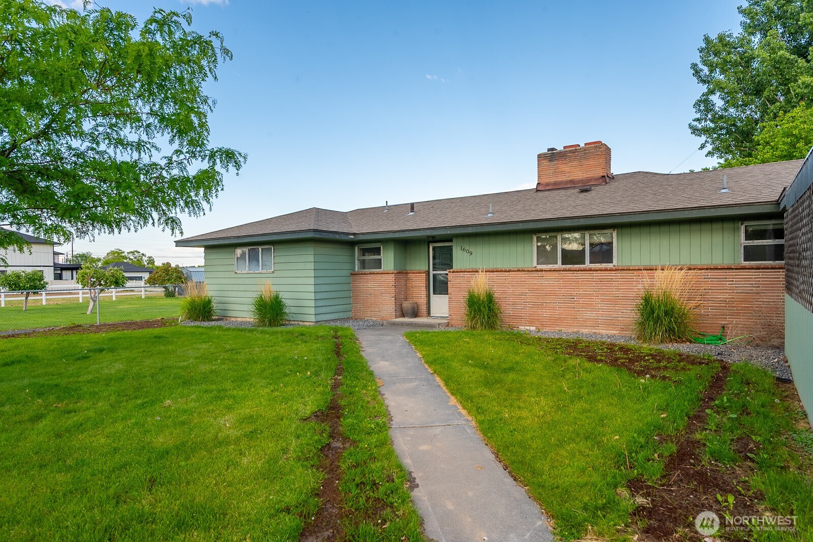 1609 W Lakeside Drive , Moses Lake, WA 98837