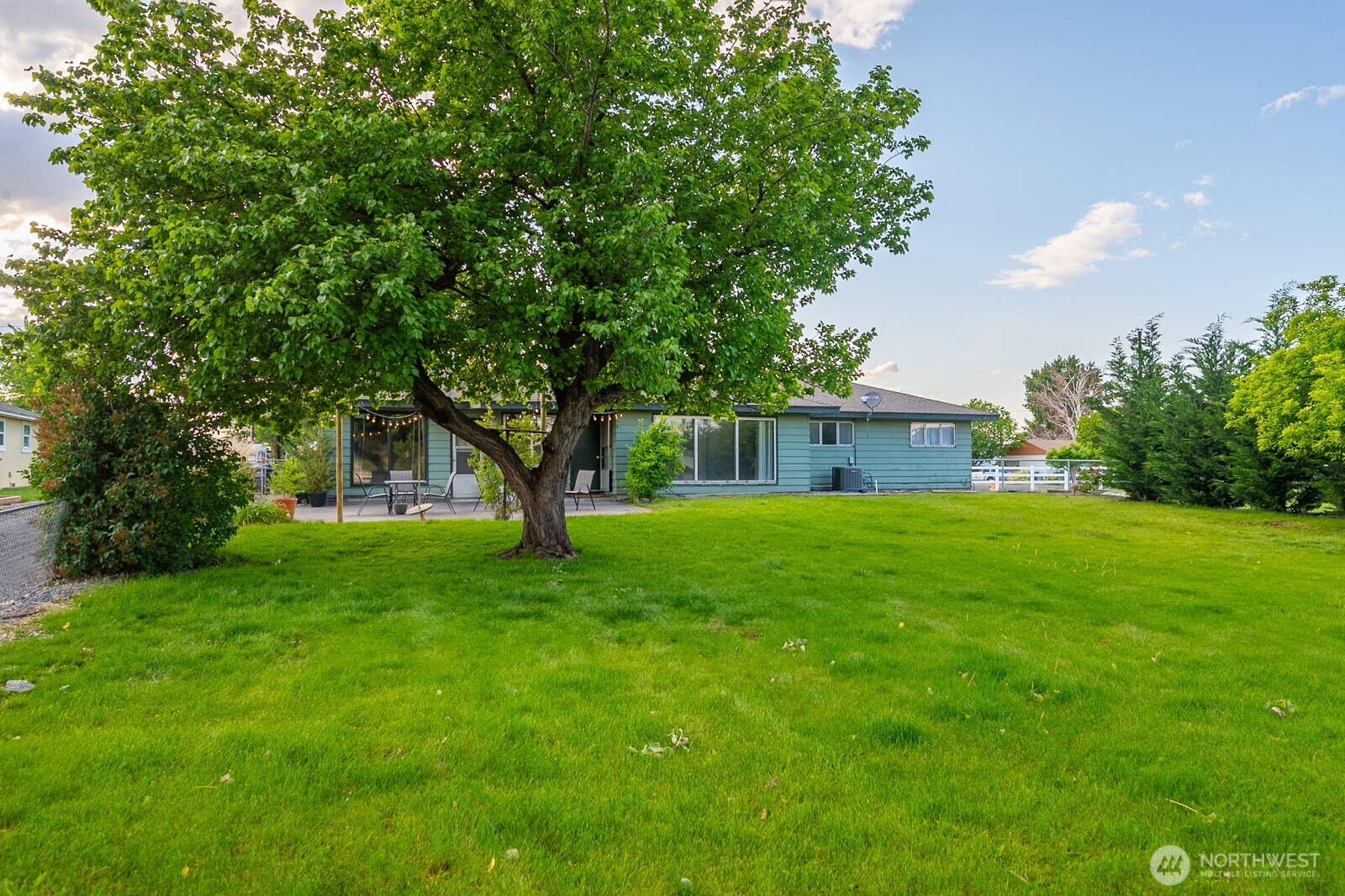 1609 W Lakeside Drive , Moses Lake, WA 98837