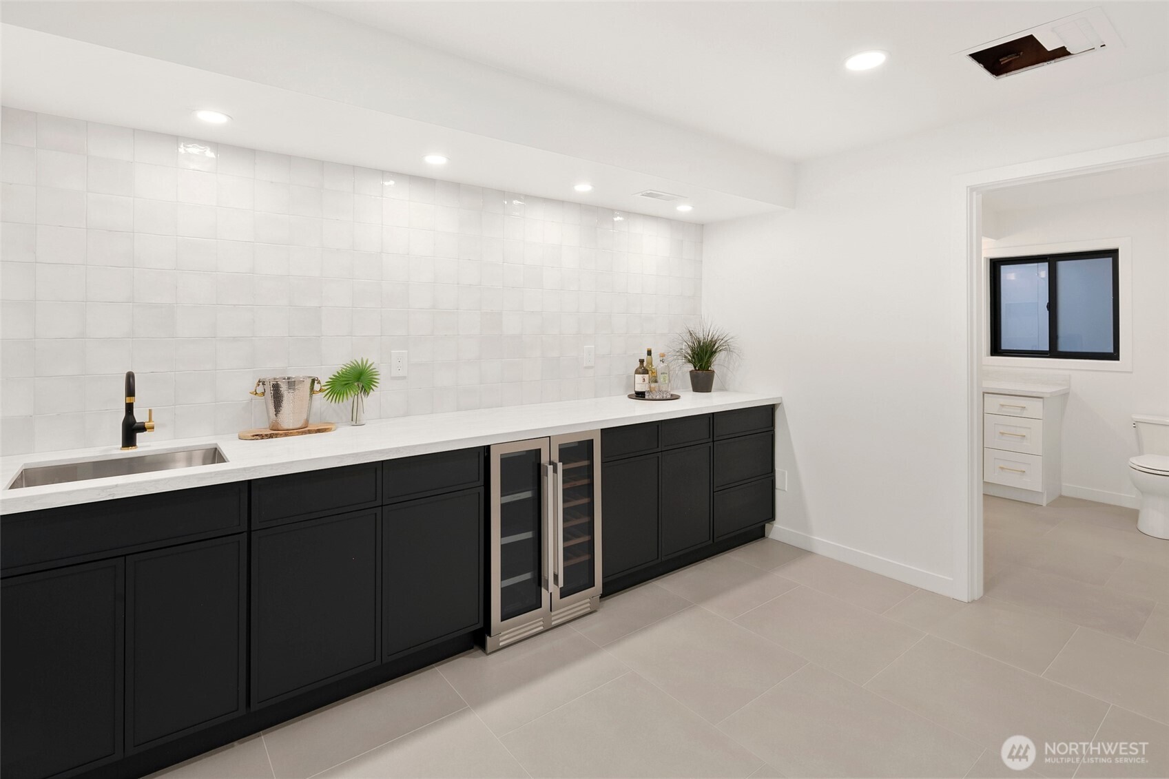 16040 36th Avenue NE, Lake Forest Park, WA 98155