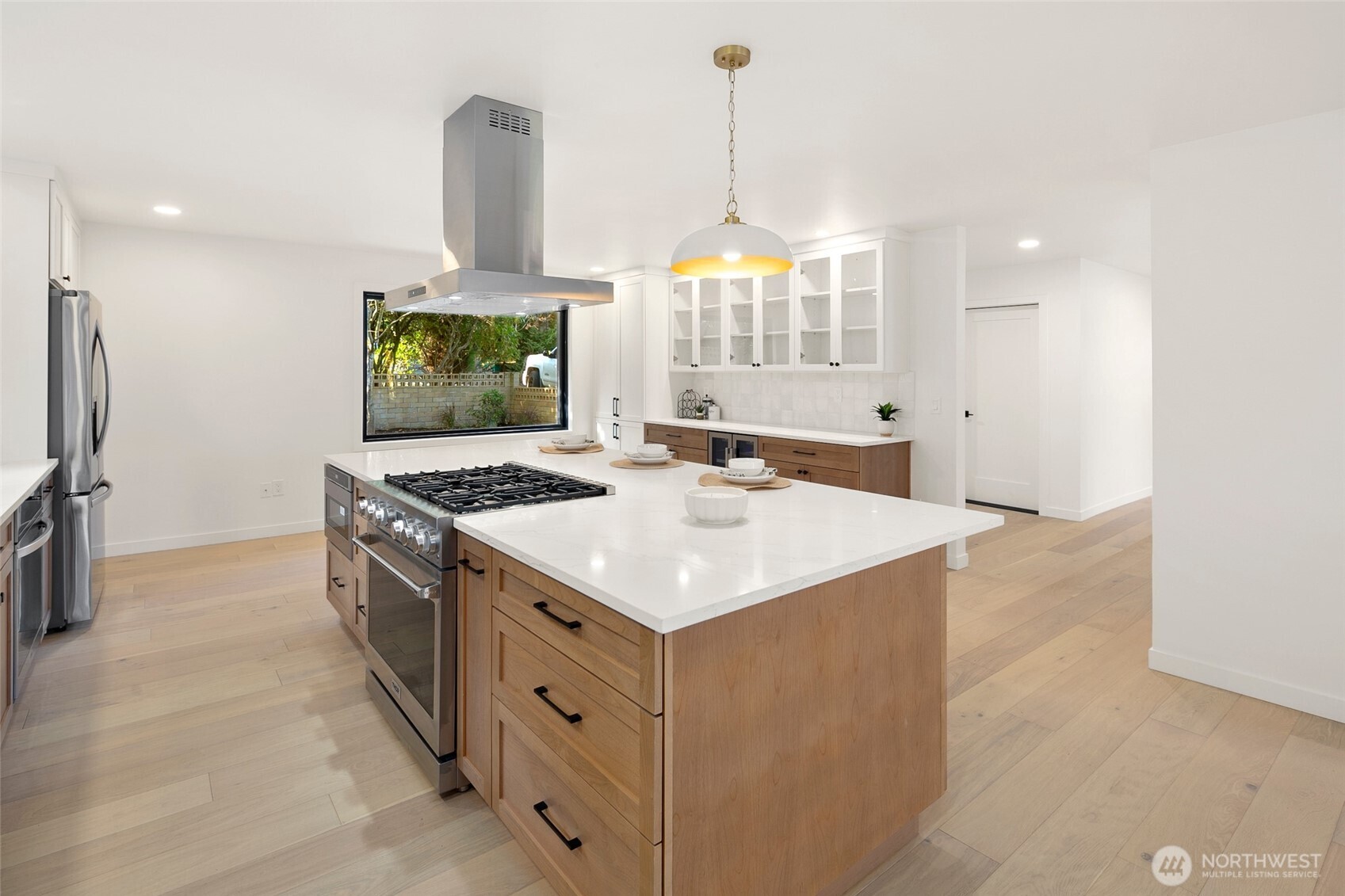 16040 36th Avenue NE, Lake Forest Park, WA 98155