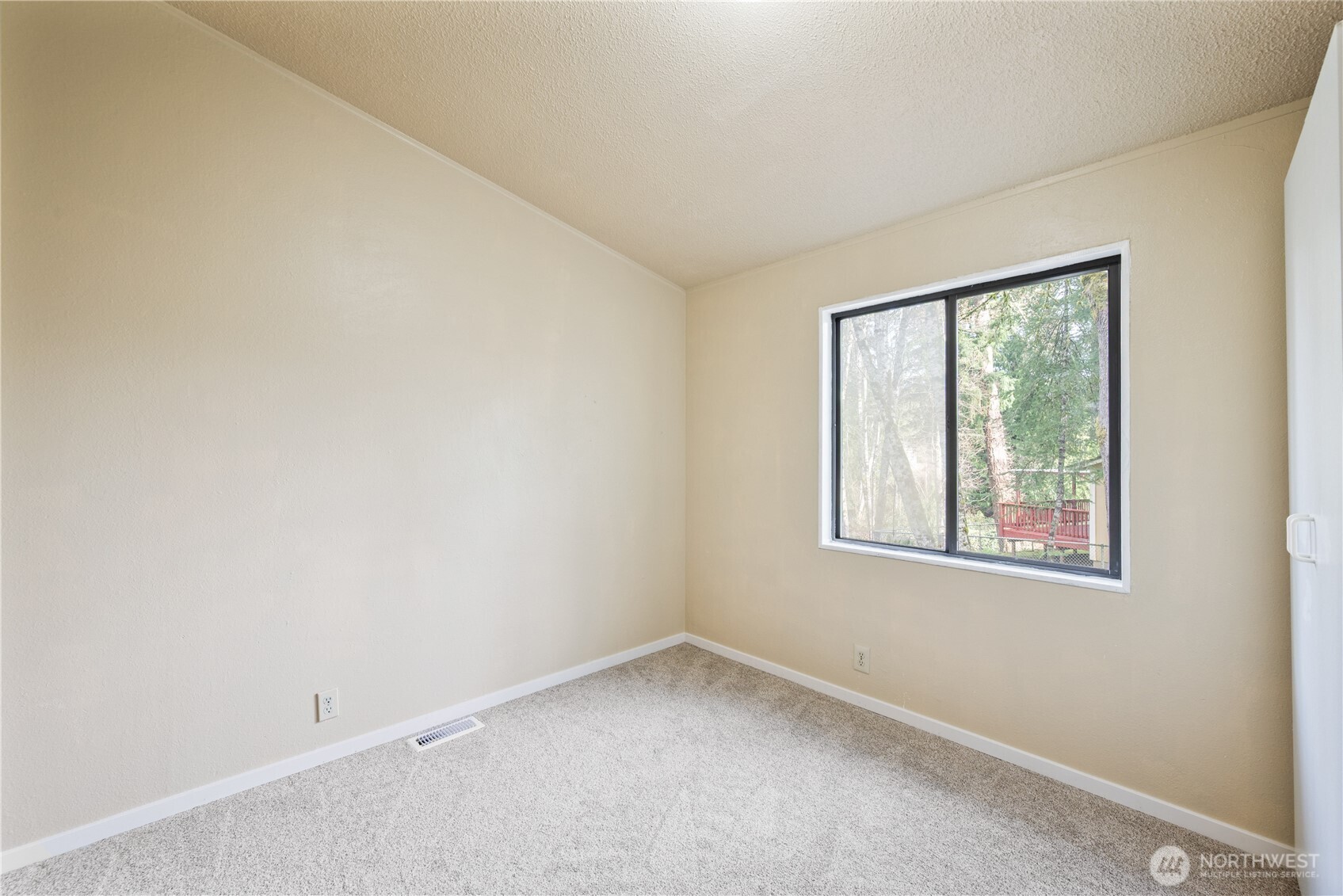 317 Rollingwood Drive , Kelso, WA 98626