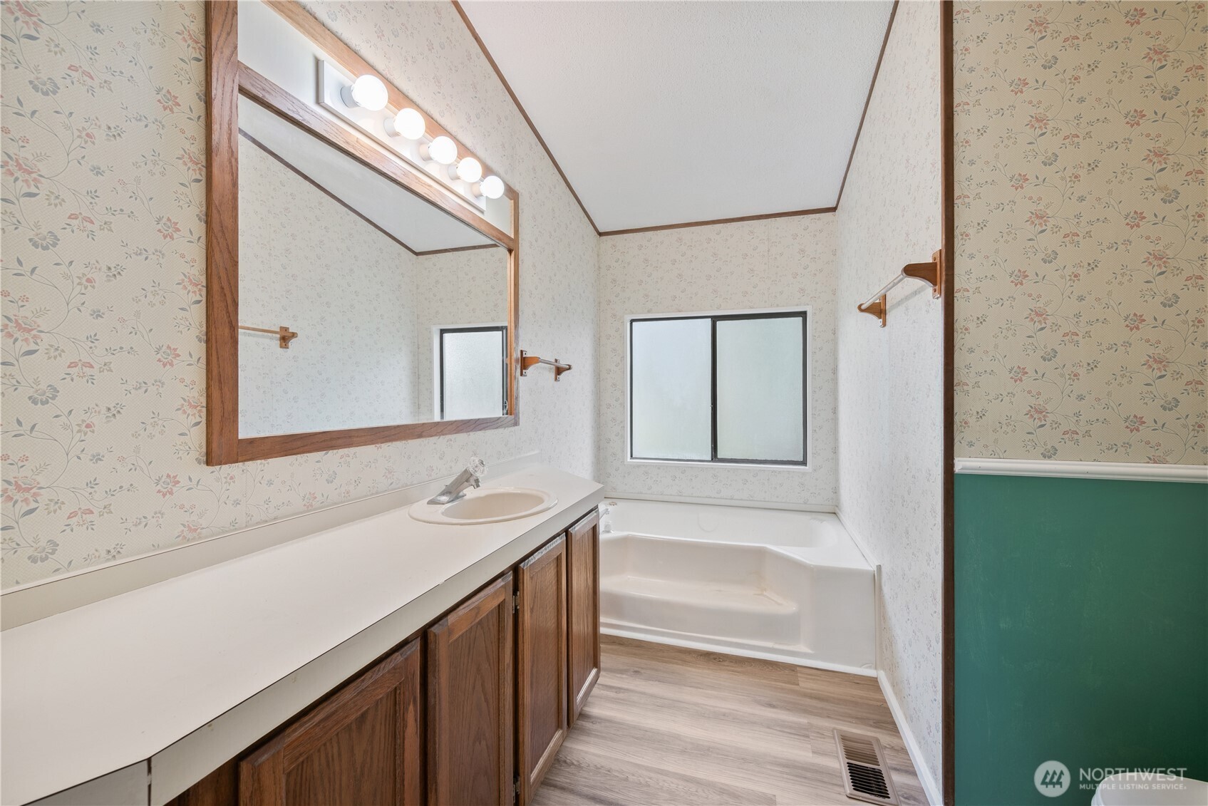 317 Rollingwood Drive , Kelso, WA 98626