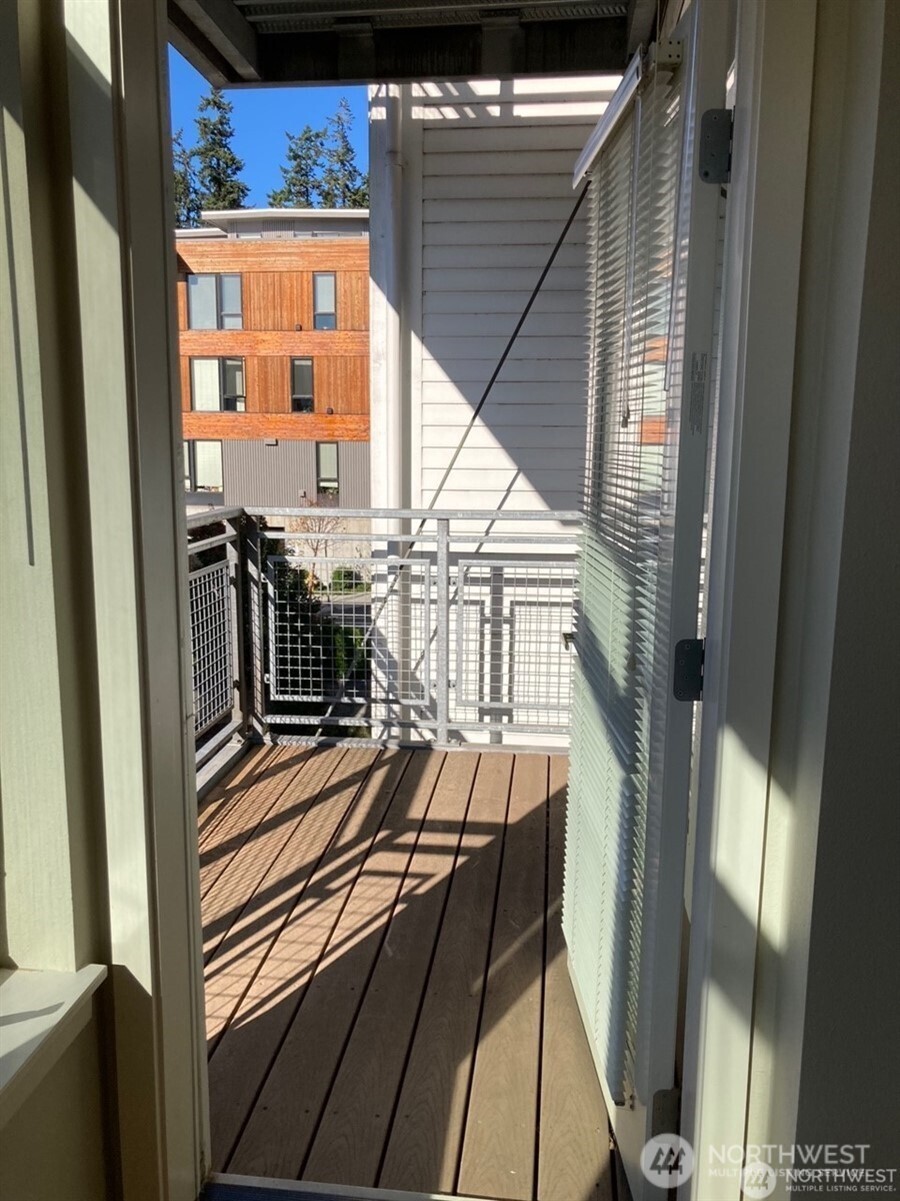 180 Harbor Square Loop NE #B318, Bainbridge Island, WA 98110