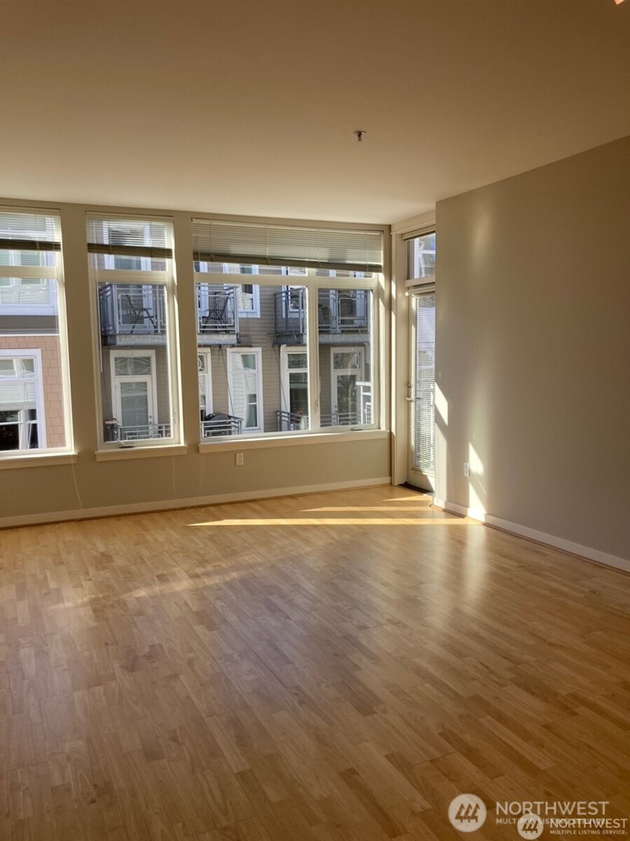 180 Harbor Square Loop NE #B318, Bainbridge Island, WA 98110
