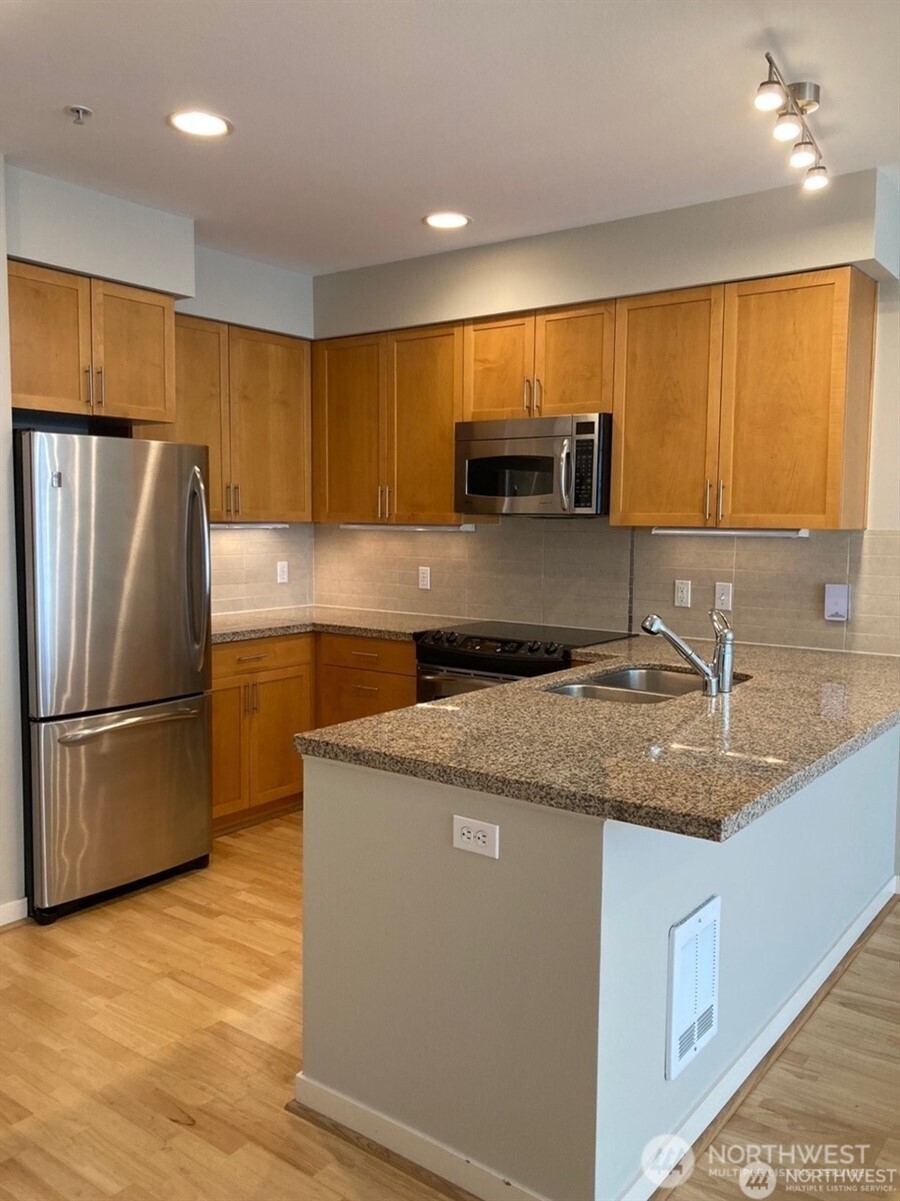180 Harbor Square Loop NE #B318, Bainbridge Island, WA 98110