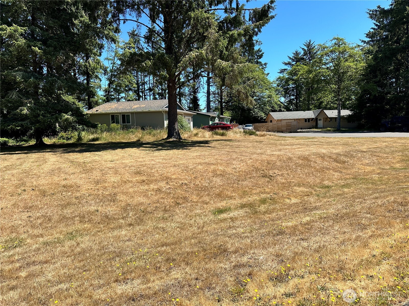 604 Sollecks Avenue SE, Ocean Shores, WA 98569