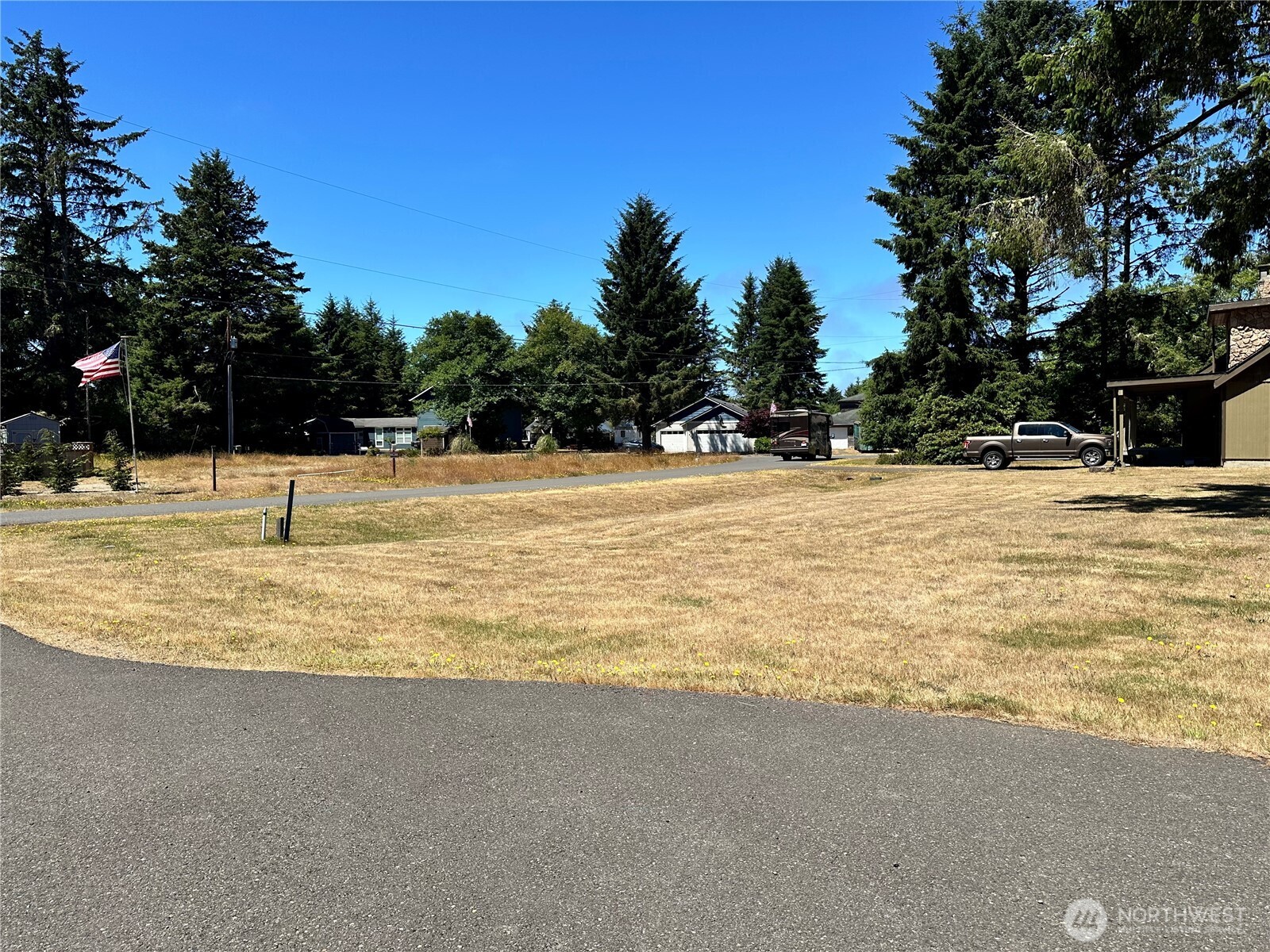604 Sollecks Avenue SE, Ocean Shores, WA 98569