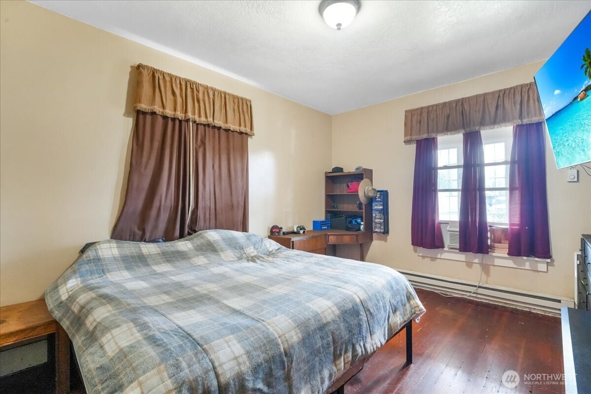 913 S 3rd Avenue , Kelso, WA 98626