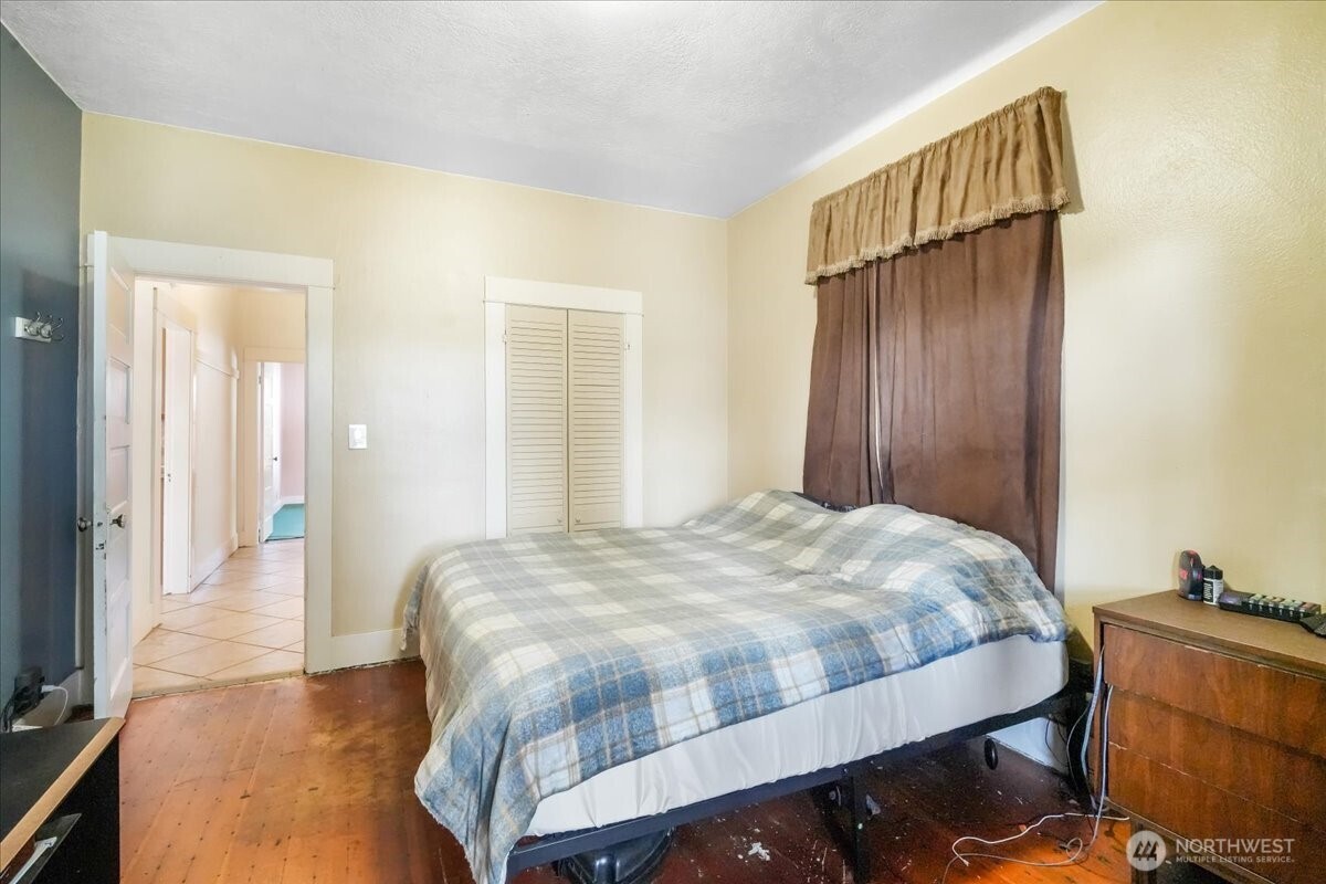 913 S 3rd Avenue , Kelso, WA 98626