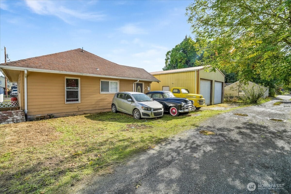 913 S 3rd Avenue , Kelso, WA 98626