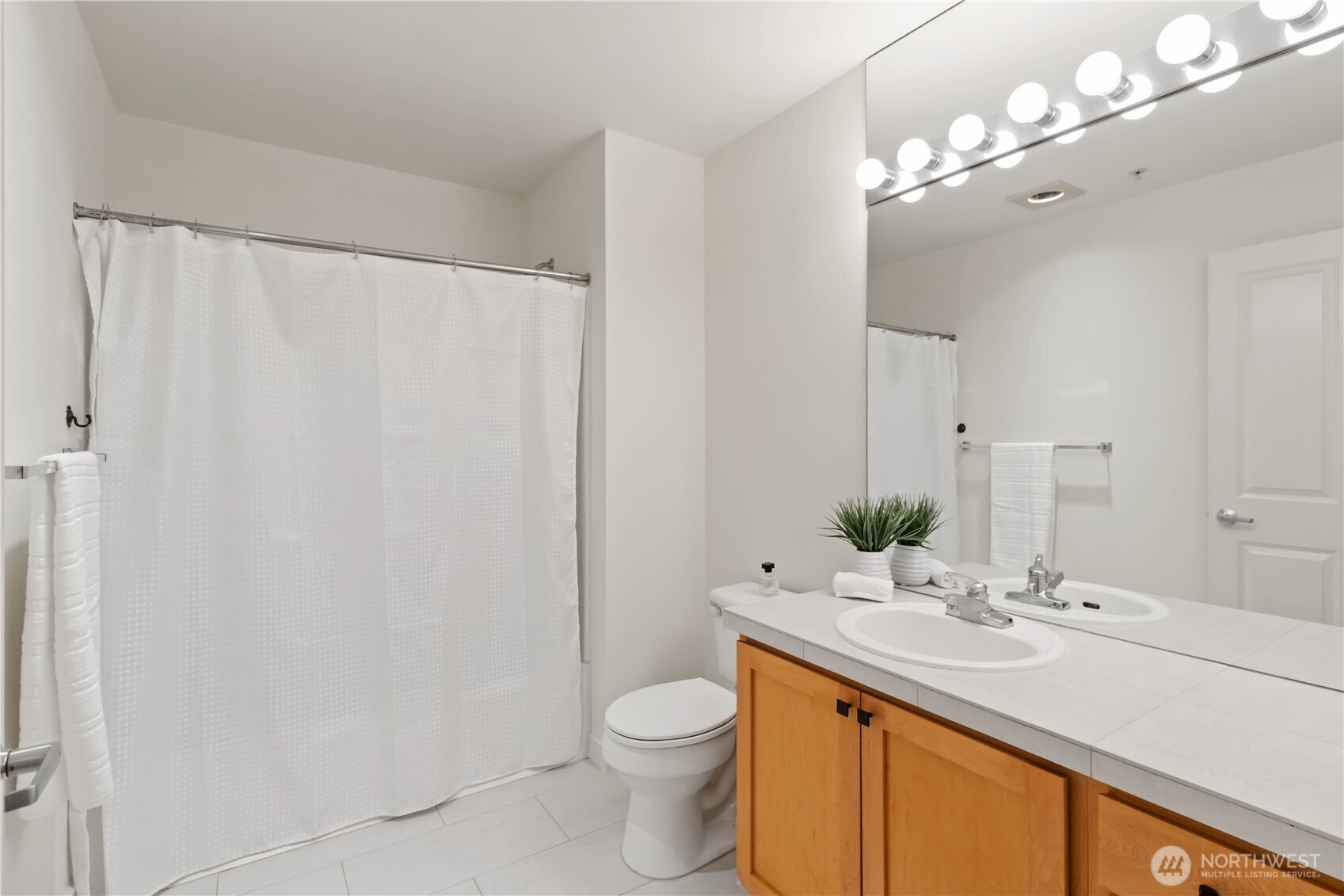 300 110th Avenue NE #610, Bellevue, WA 98004