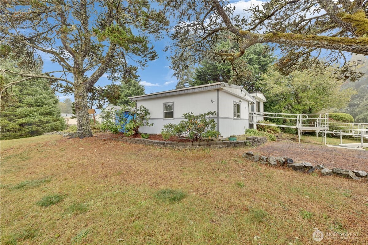 507 W Veterans Avenue , Westport, WA 98595