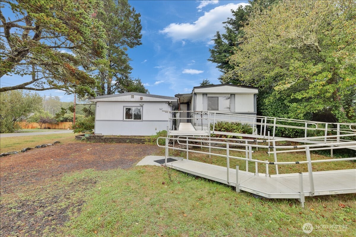 507 W Veterans Avenue , Westport, WA 98595