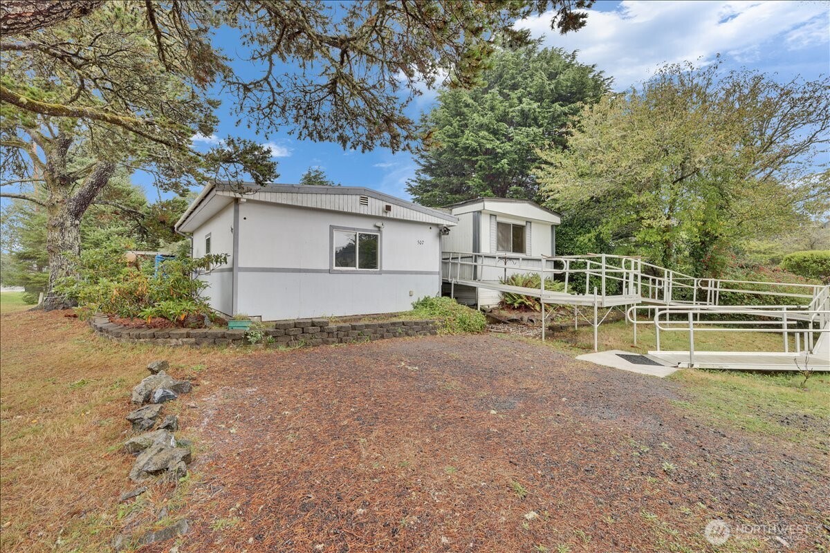 507 W Veterans Avenue , Westport, WA 98595