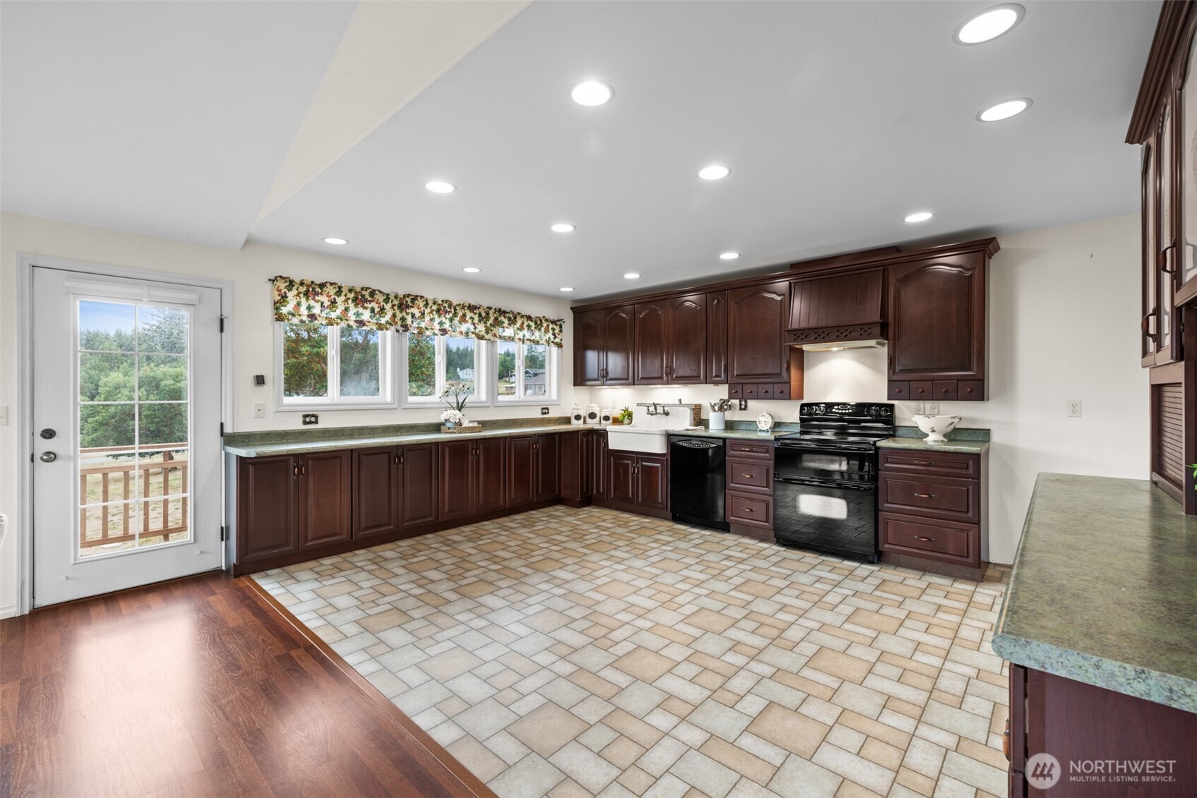 382 Discovery View Drive , Sequim, WA 98382