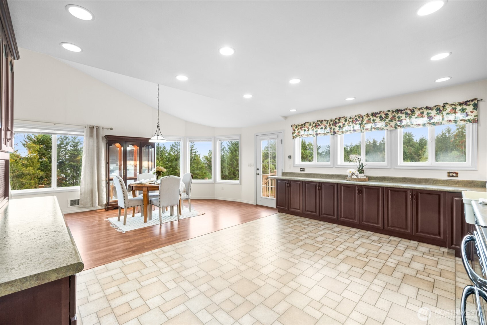 382 Discovery View Drive , Sequim, WA 98382