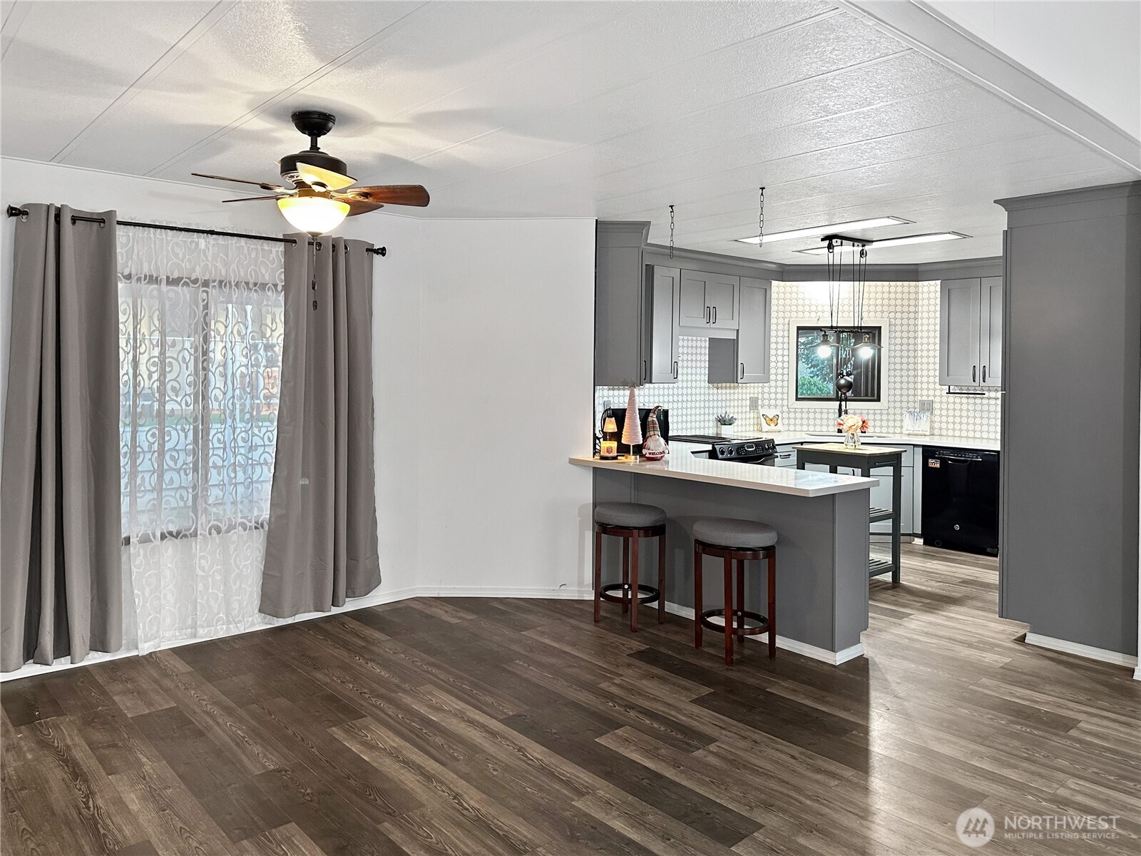 2500 S 370th Street #32, Federal Way, WA 98003