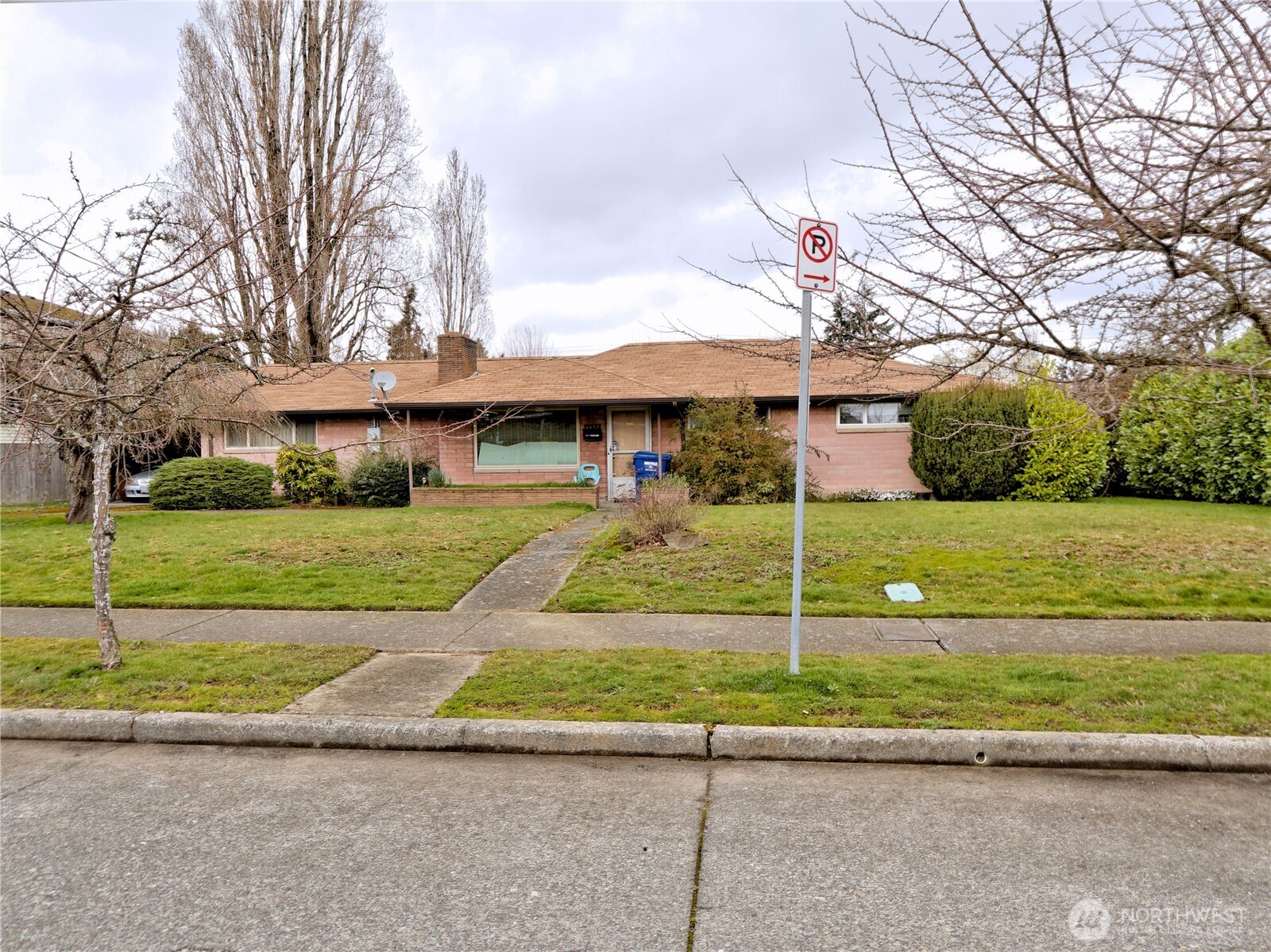 4422 S Myrtle Street , Seattle, WA 98118