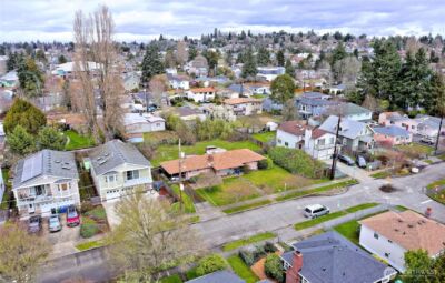 4422 S Myrtle Street , Seattle, WA 98118 - Photo 2