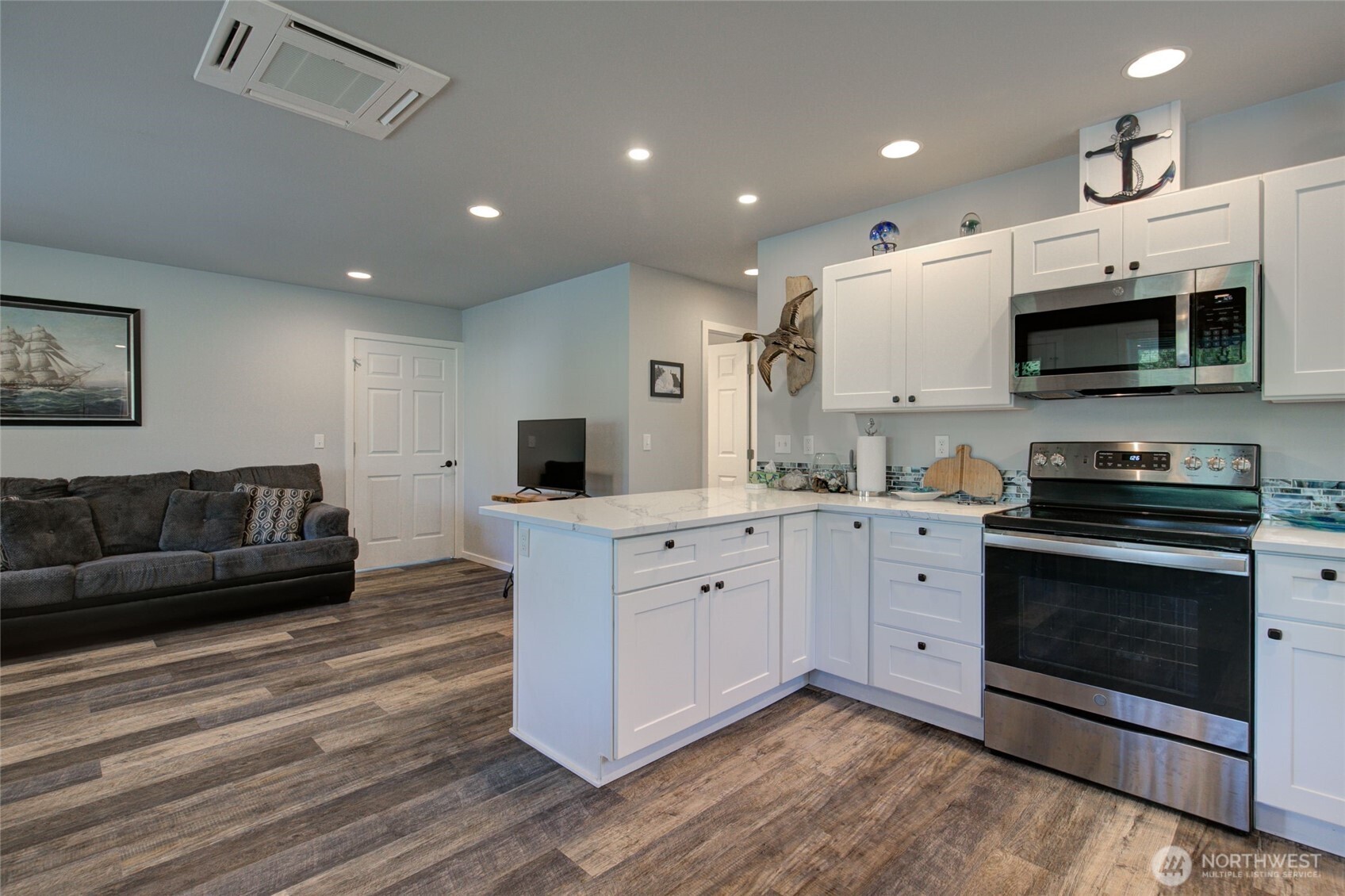 163 Wishkah Street SW, Ocean Shores, WA 98569