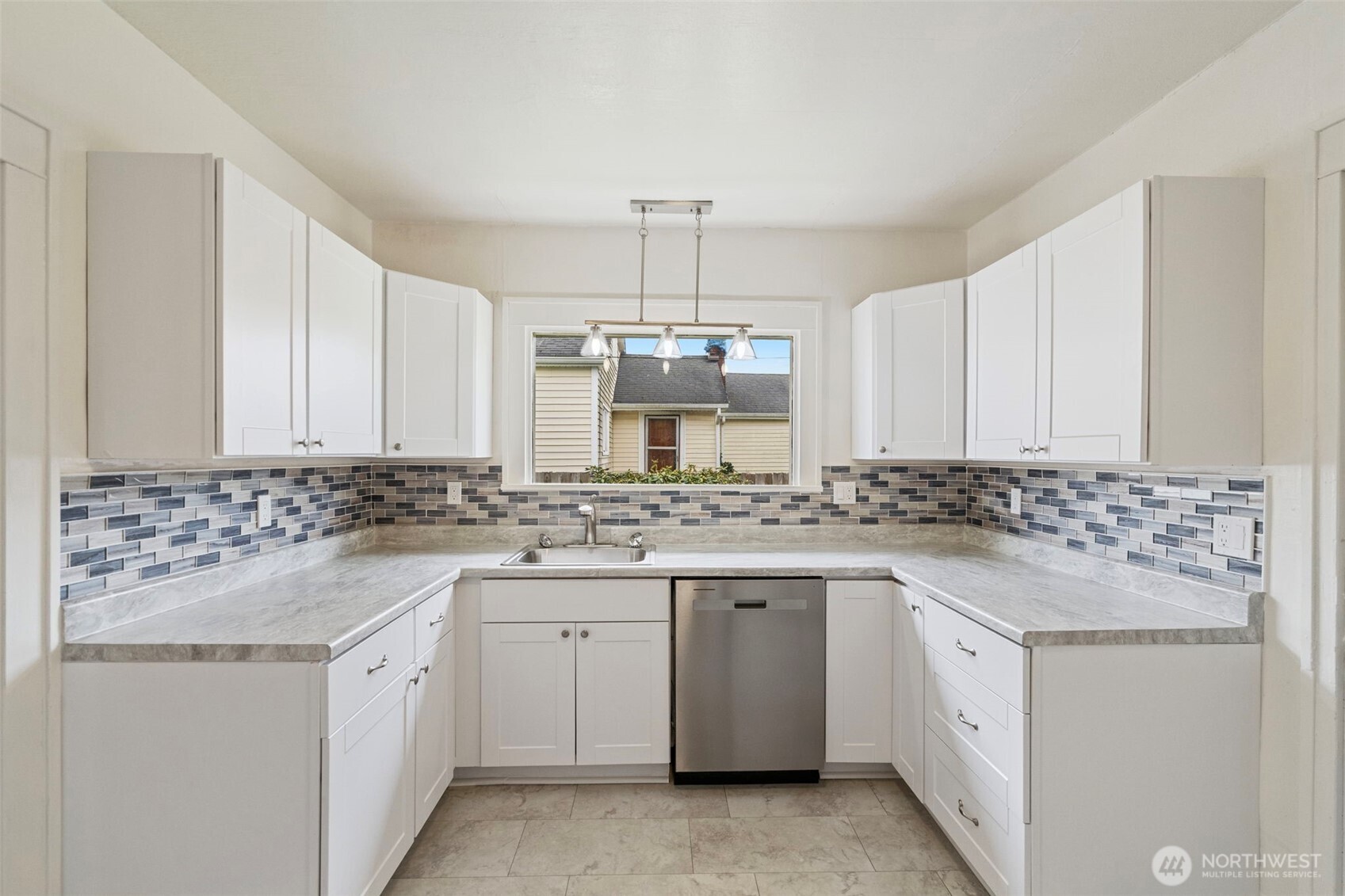 3102 Aberdeen Avenue , Hoquiam, WA 98550-4209