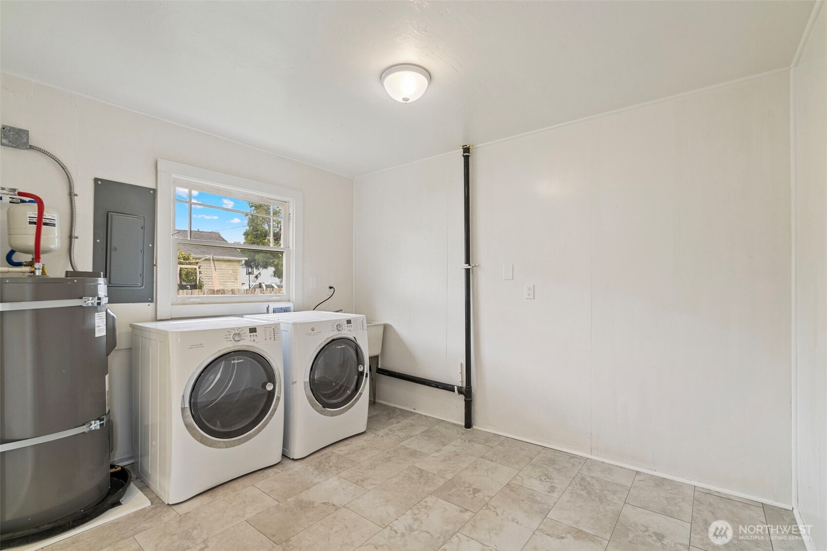 3102 Aberdeen Avenue , Hoquiam, WA 98550-4209