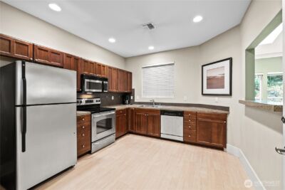 18930 Bothell-Everett Hwy #G103, Bothell, WA 98012 - Photo 17