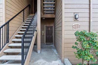18930 Bothell-Everett Hwy #G103, Bothell, WA 98012 - Photo 2