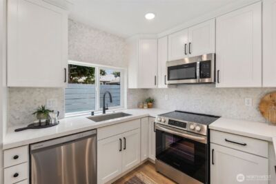 806 S Rose Street , Seattle, WA 98108 - Photo 3