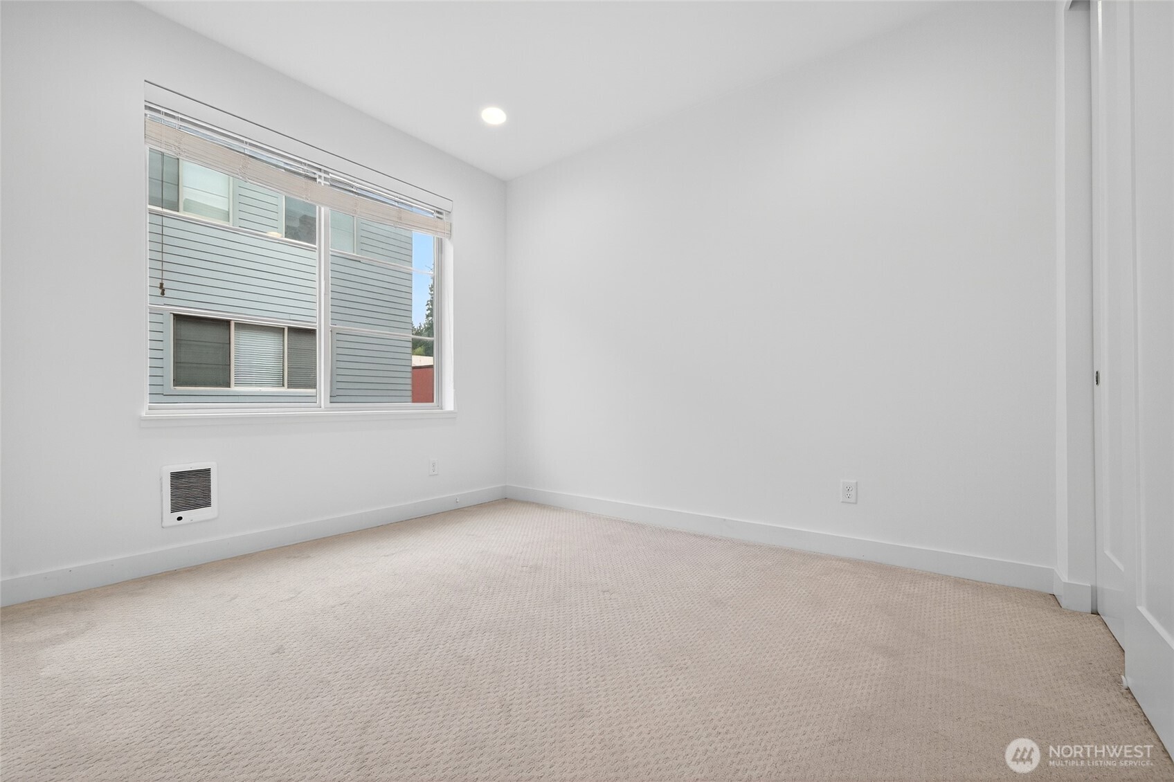 11521 117th Lane NE #2, Kirkland, WA 98033